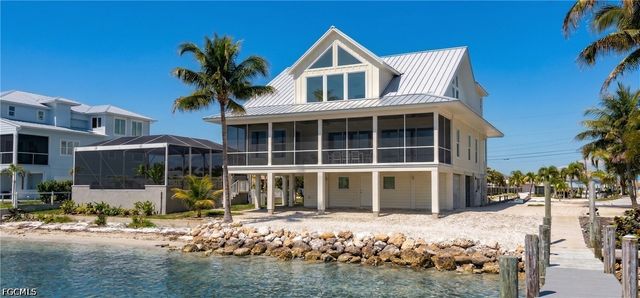 3211 Vacation LN, St James City, FL 33956