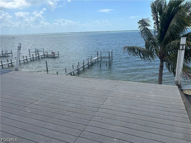 3211 Vacation LN, St James City, FL 33956
