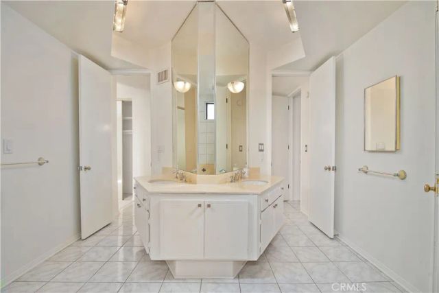 5340 Yarmouth 205, Encino, CA 91316