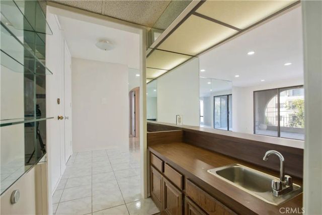 5340 Yarmouth 205, Encino, CA 91316