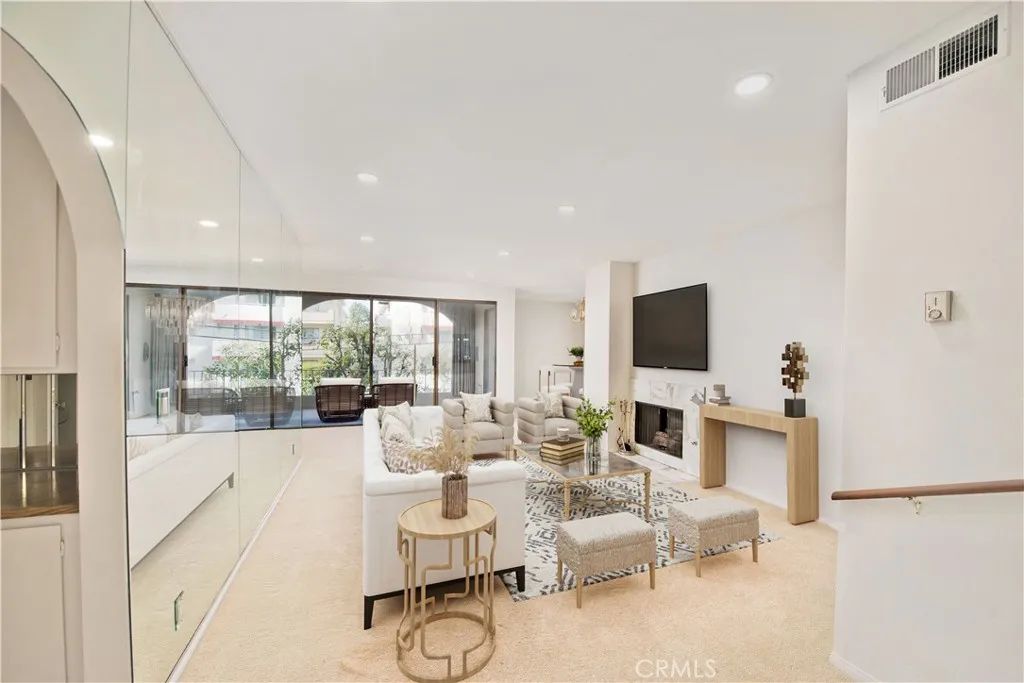 5340 Yarmouth 205, Encino, CA 91316