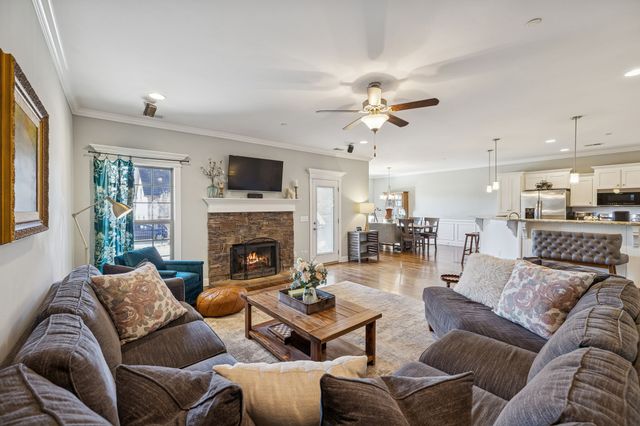 1301 Rivercrest Dr, Murfreesboro, TN 37129