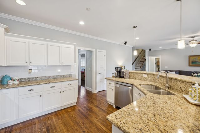 1301 Rivercrest Dr, Murfreesboro, TN 37129