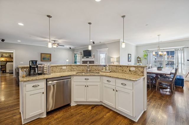 1301 Rivercrest Dr, Murfreesboro, TN 37129