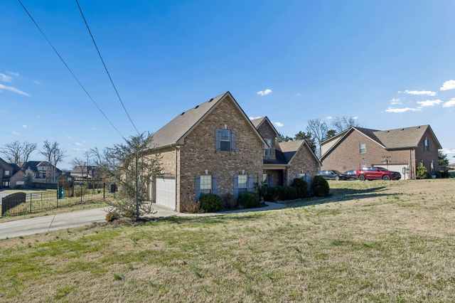 1301 Rivercrest Dr, Murfreesboro, TN 37129
