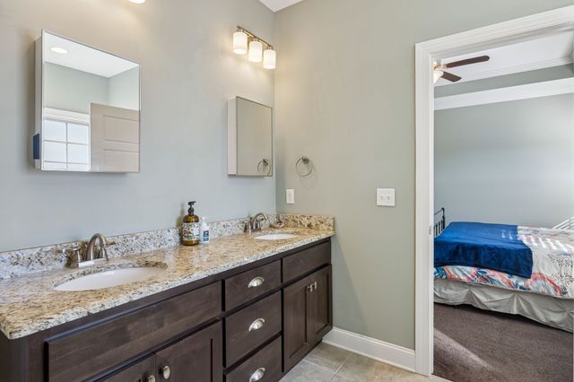 1301 Rivercrest Dr, Murfreesboro, TN 37129