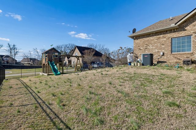 1301 Rivercrest Dr, Murfreesboro, TN 37129