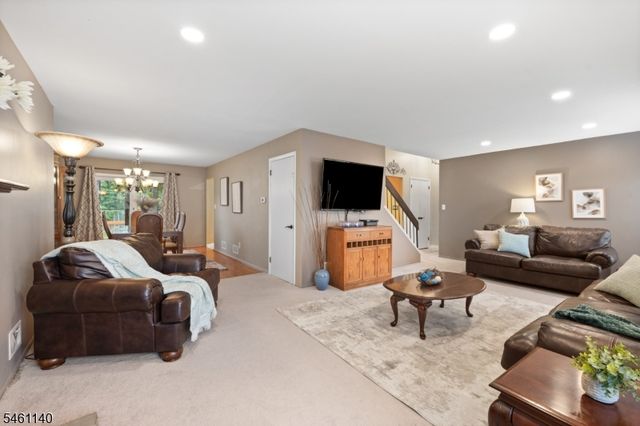 3 Wythe Cir, Hillsborough Twp., NJ 08844