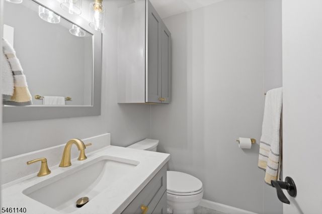 3 Wythe Cir, Hillsborough Twp., NJ 08844