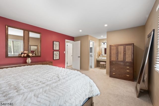 3 Wythe Cir, Hillsborough Twp., NJ 08844