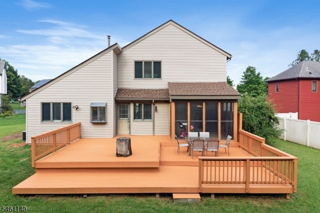3 Wythe Cir, Hillsborough Twp., NJ 08844