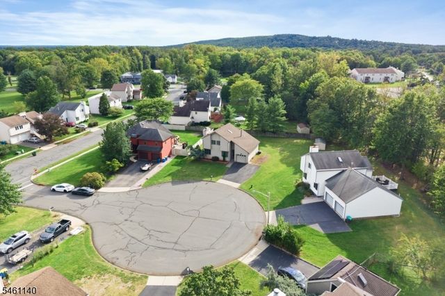 3 Wythe Cir, Hillsborough Twp., NJ 08844