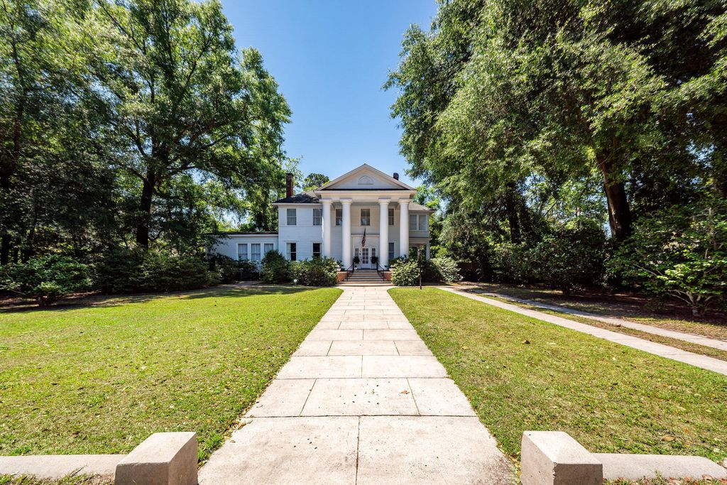 458 Hampton Street, Walterboro, SC 29488