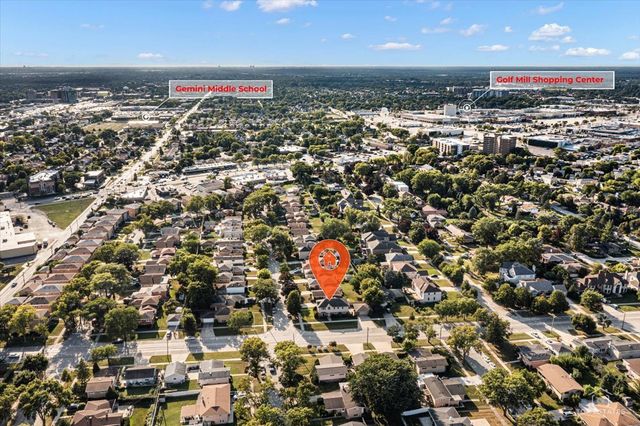 8000 W Lake Street, Niles, IL 60714