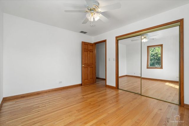 8000 W Lake Street, Niles, IL 60714