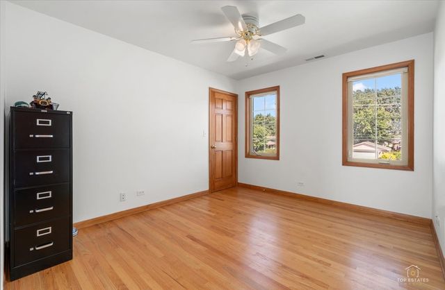 8000 W Lake Street, Niles, IL 60714