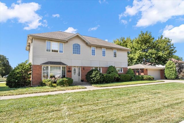 8000 W Lake Street, Niles, IL 60714