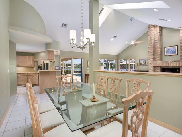 206 Thornton Court, Palm Beach Gardens, FL 33418