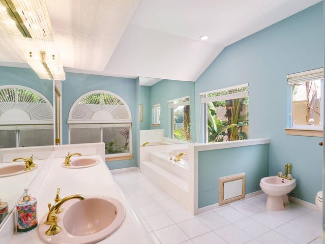 206 Thornton Court, Palm Beach Gardens, FL 33418