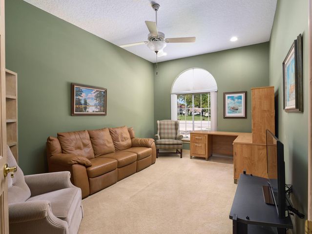 206 Thornton Court, Palm Beach Gardens, FL 33418