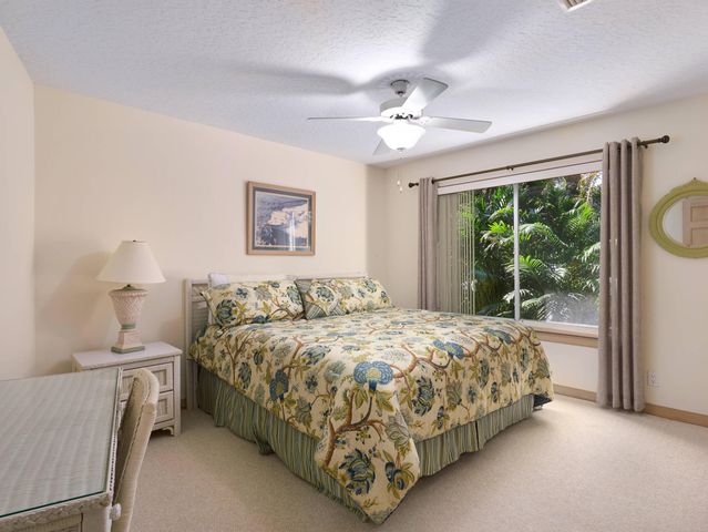 206 Thornton Court, Palm Beach Gardens, FL 33418