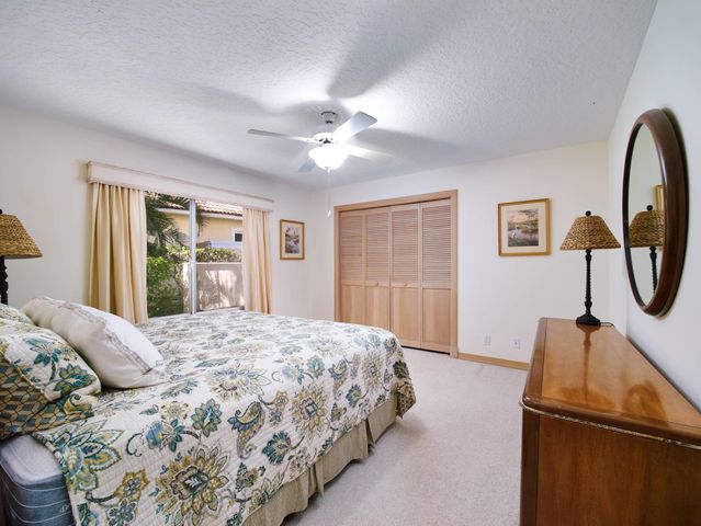 206 Thornton Court, Palm Beach Gardens, FL 33418