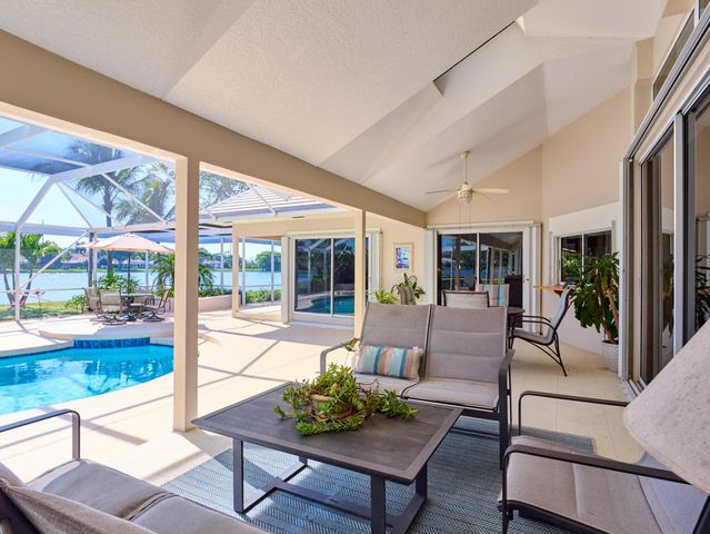 206 Thornton Court, Palm Beach Gardens, FL 33418