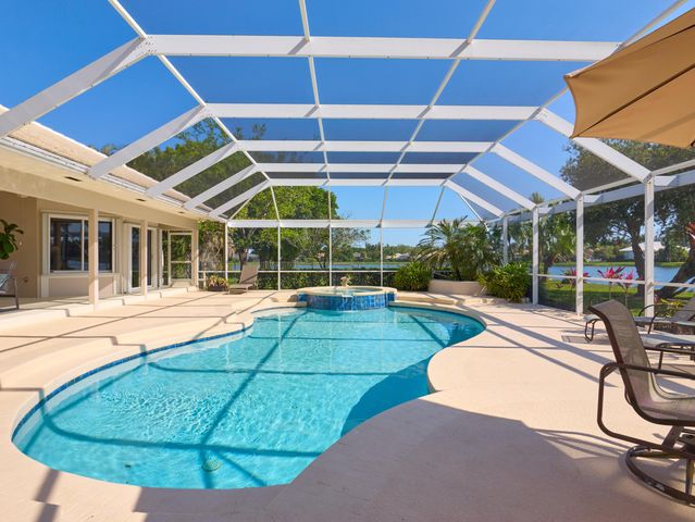 206 Thornton Court, Palm Beach Gardens, FL 33418