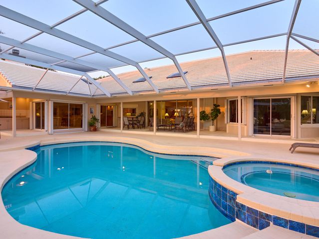 206 Thornton Court, Palm Beach Gardens, FL 33418