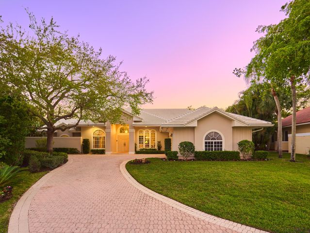 206 Thornton Court, Palm Beach Gardens, FL 33418