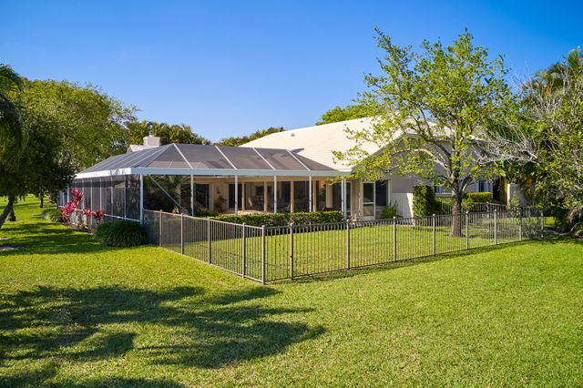 206 Thornton Court, Palm Beach Gardens, FL 33418