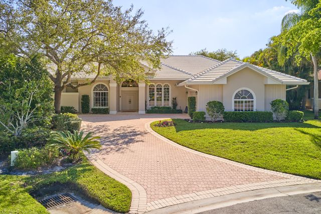 206 Thornton Court, Palm Beach Gardens, FL 33418