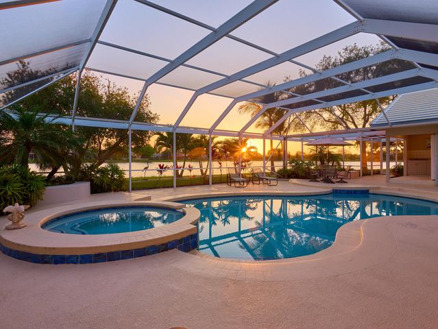 206 Thornton Court, Palm Beach Gardens, FL 33418