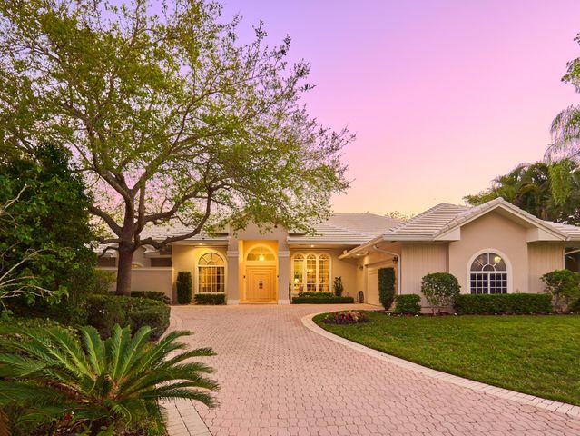 206 Thornton Court, Palm Beach Gardens, FL 33418