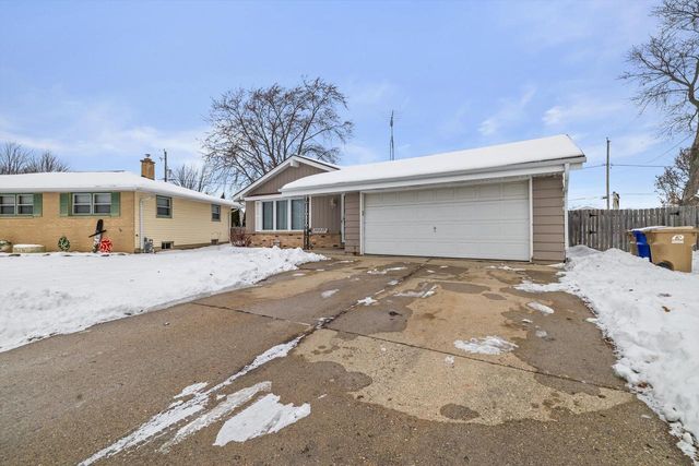 2902 23rd STREET, Kenosha, WI 53140