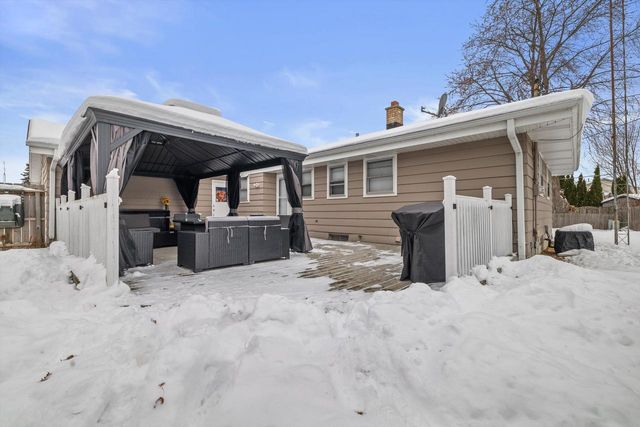 2902 23rd STREET, Kenosha, WI 53140