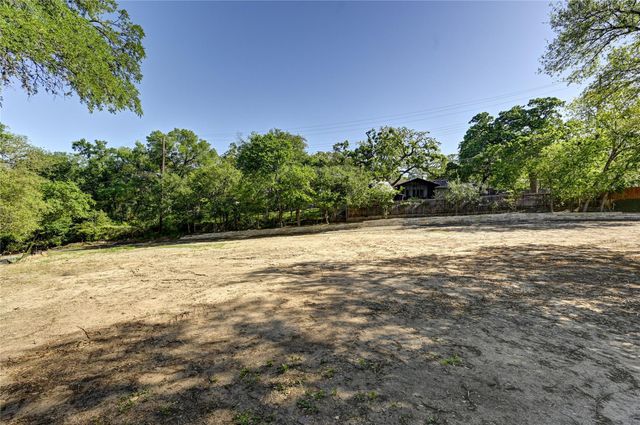 2000-2A Breeze HOLW, Austin, TX 78741