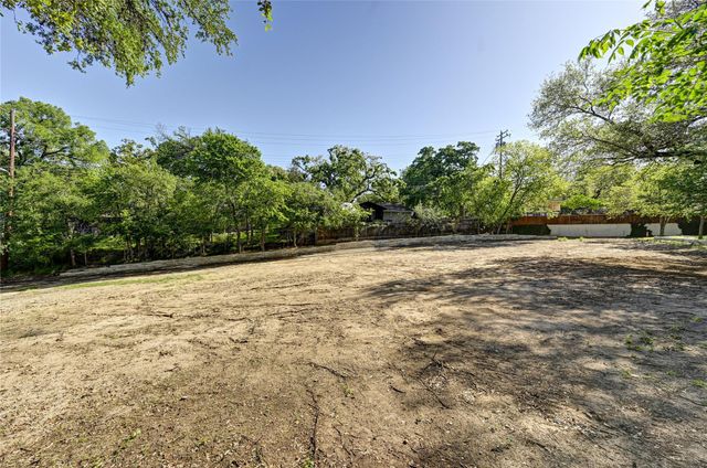 2000-2A Breeze HOLW, Austin, TX 78741