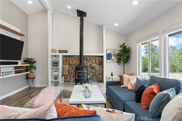 7090 Emerson Avenue, Yucca Valley, CA 92284