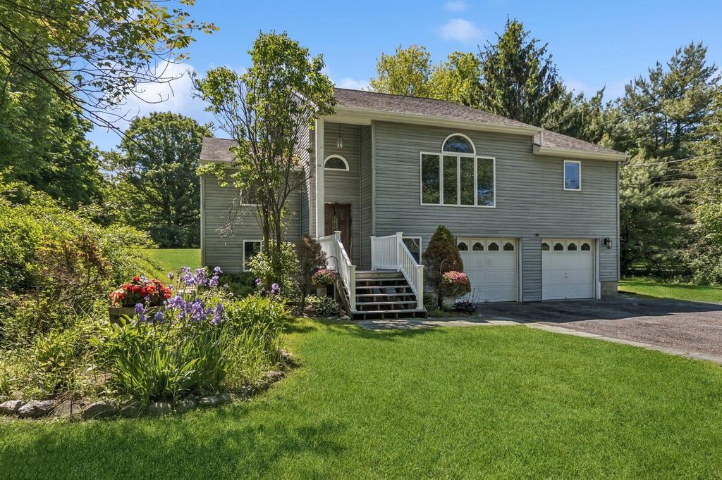 312 Diddell Road, Poughkeepsie, NY 12603