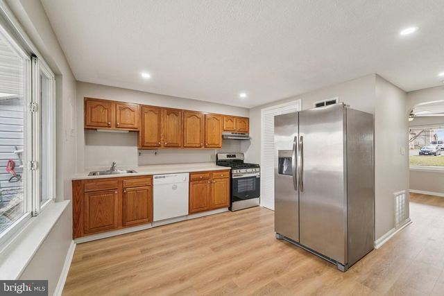 7926 BANK ST, Baltimore, MD 21224