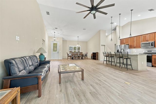 16 LAKESIDE DRIVE, Ocala, FL 34482
