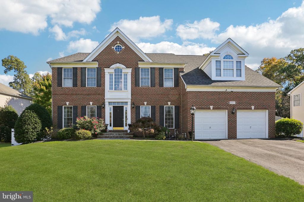 8011 HORICON POINT DR, Millersville, MD 21108