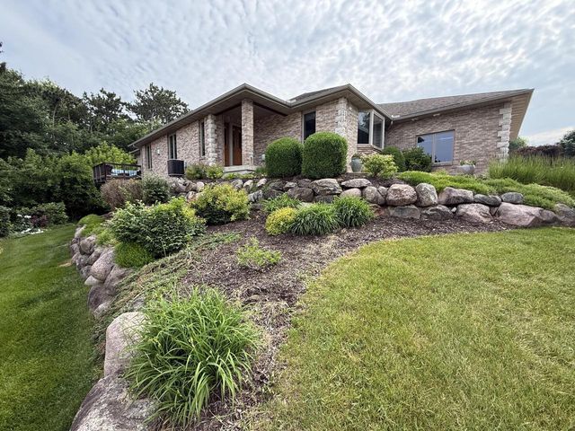 1220 W Sherman AVENUE, Fort Atkinson, WI 53538