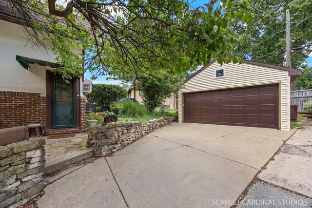414 WHITNEY Avenue, Joliet, IL 60435