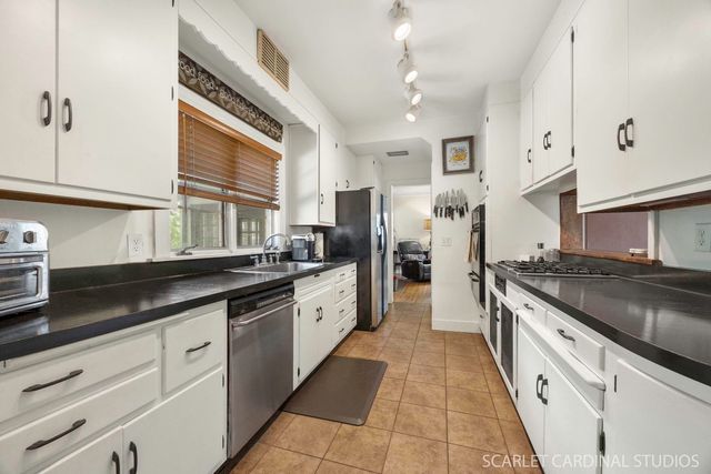 414 WHITNEY Avenue, Joliet, IL 60435