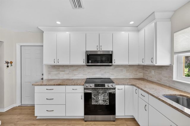 209 WESTWINDS DRIVE, Palm Harbor, FL 34683