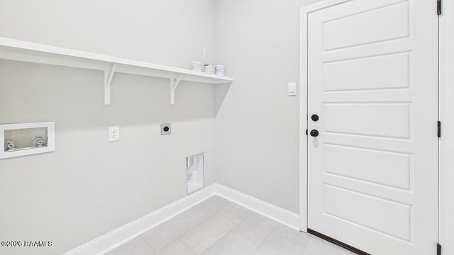 118 Belle Lake Drive, Lafayette, LA 70506