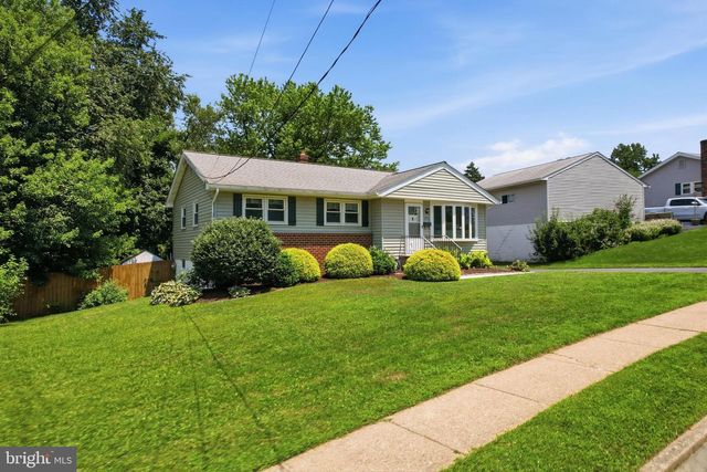 3703 JOHN DR, Brookhaven, PA 19015