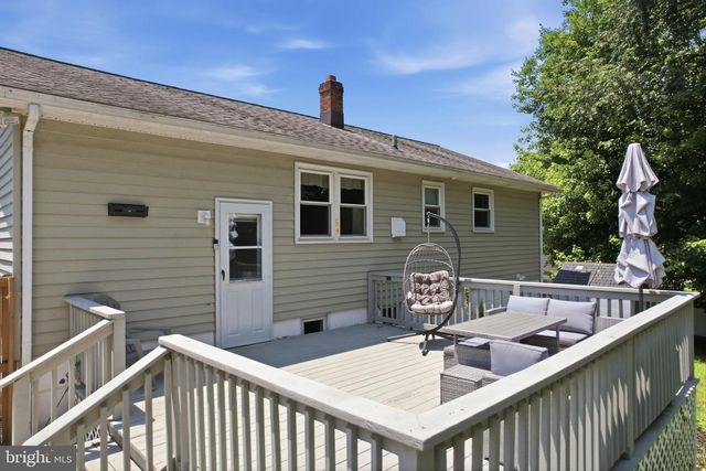 3703 JOHN DR, Brookhaven, PA 19015